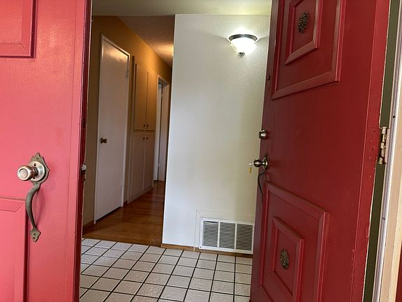 4th image of 2901 Loyola St