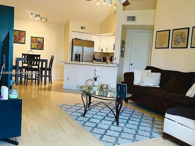 12760 Vista Isles Dr #721 — Photo 3