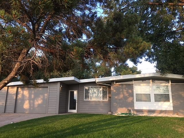 Lovely mid century modern style.