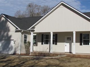 102 Rhoe Cir, Anderson, SC 29621