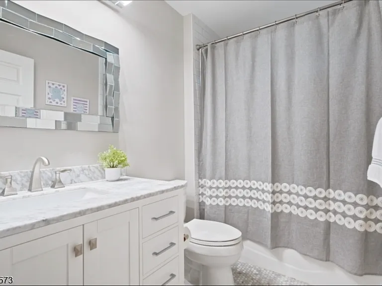 169 Broad St — Photo 23
