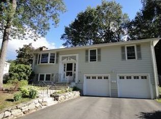 645 Oak St, Manchester, NH 03104
