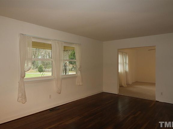 4th image of 3422 Oates Dr