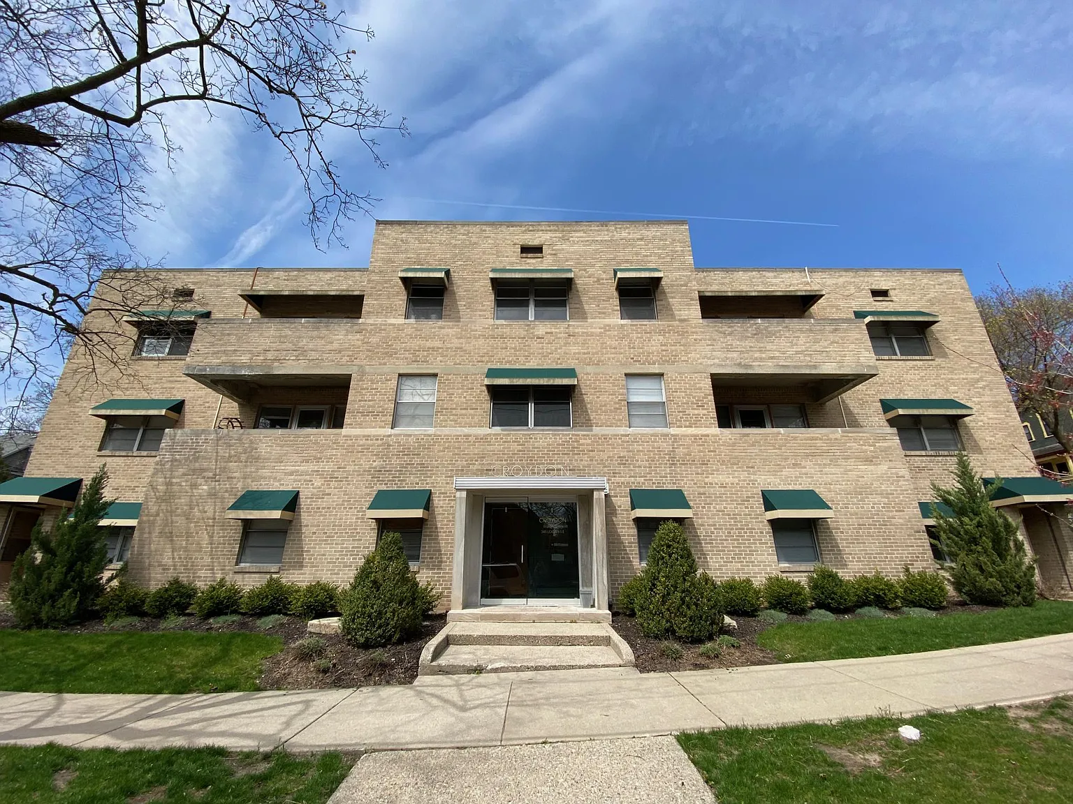 345 Logan St SE — Photo 2
