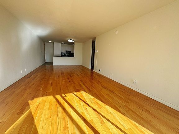 3rd image of 1050 N Corona St APT 101