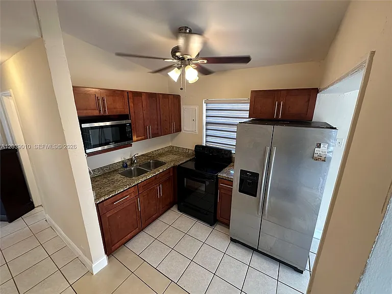 4410 SW 39th St — Photo 8