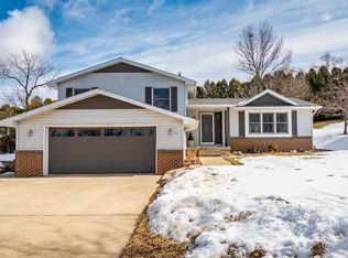 338 N Pine St, Monticello, IA 52310