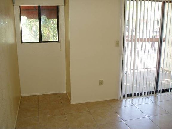 MASTER BEDROOM & BALCONY