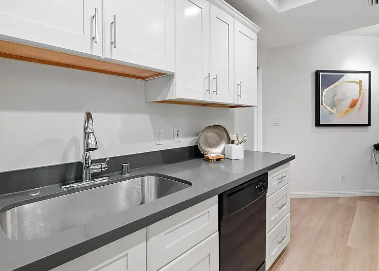 555 Laurel Ave #0 — Photo 7