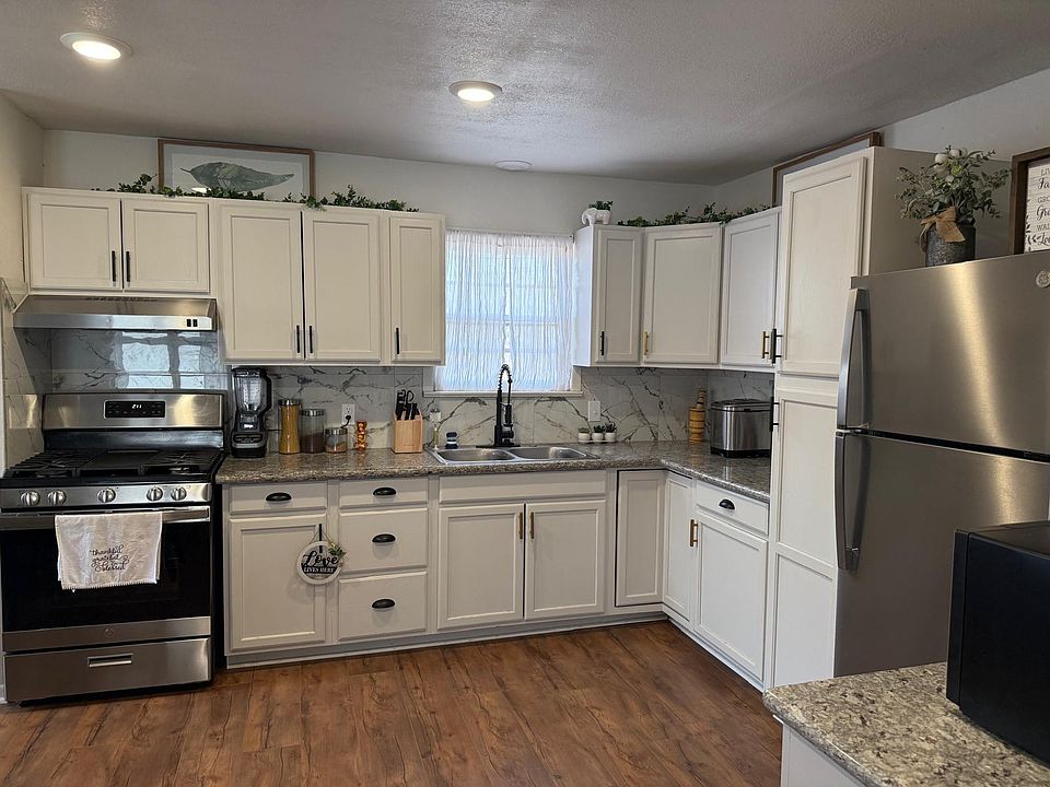 2nd image of 4804 52nd St
