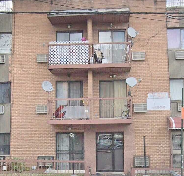 1st image of 4211 108th St #1D
