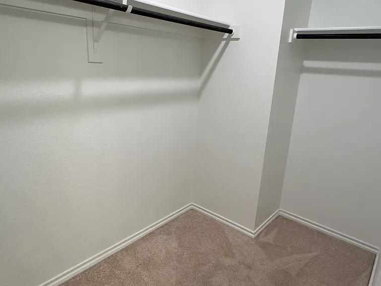 Closet 2 in master bedroom