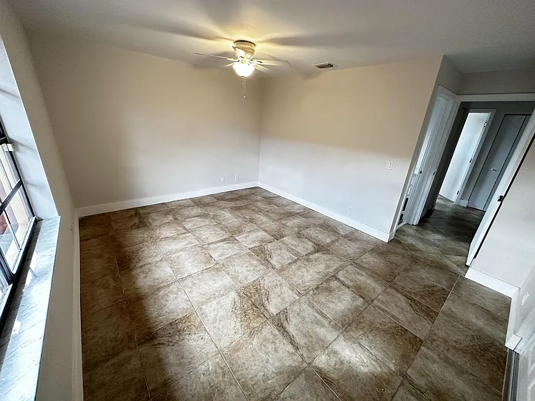 4326 Woodstock Dr #C — Photo 15