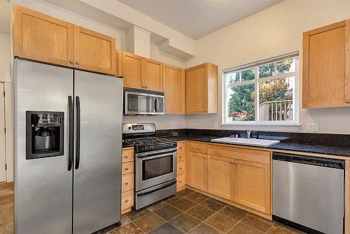 412 26th Ave S #A — Photo 3