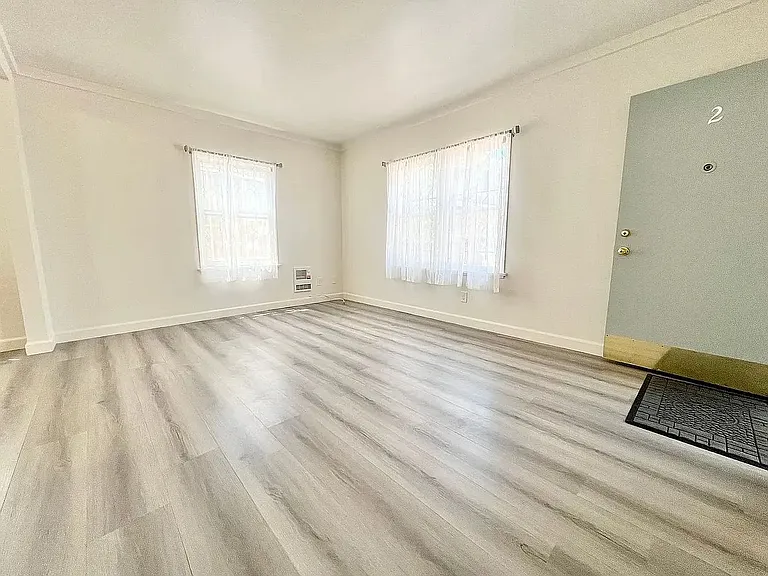 1825 E Broadway #2 — Photo 19