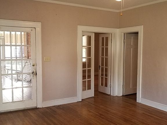 3rd image of 334 Doles Blvd