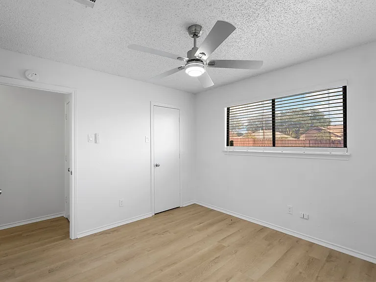 4031 Saint Christopher Ln — Photo 19