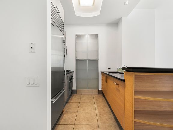 4th image of 325 5th Ave APT 9B