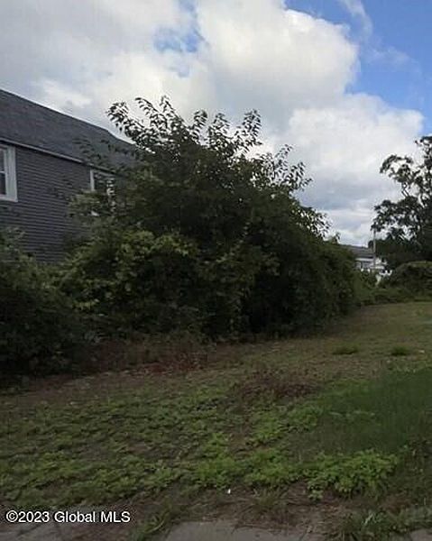 4th image of 565 Florence Street