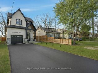 1042 Meredith Ave, Mississauga, ON L5E 2C7