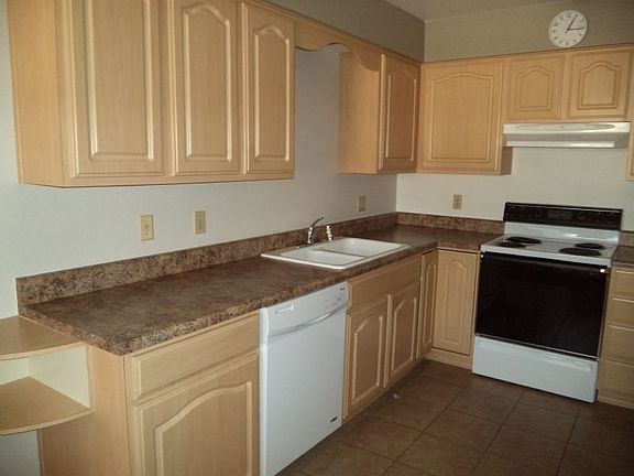 4th image of 638 S Essex Ln