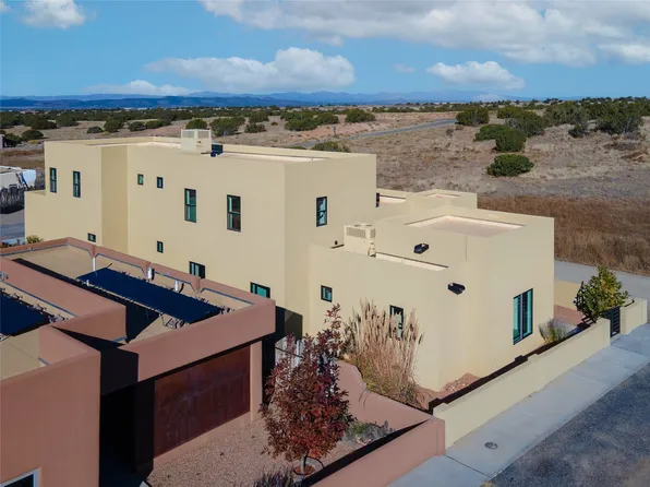 33 Blue Feather Rd, Santa Fe, NM 87508