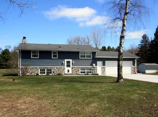 330 Shady Dr, Hobart, WI 54155