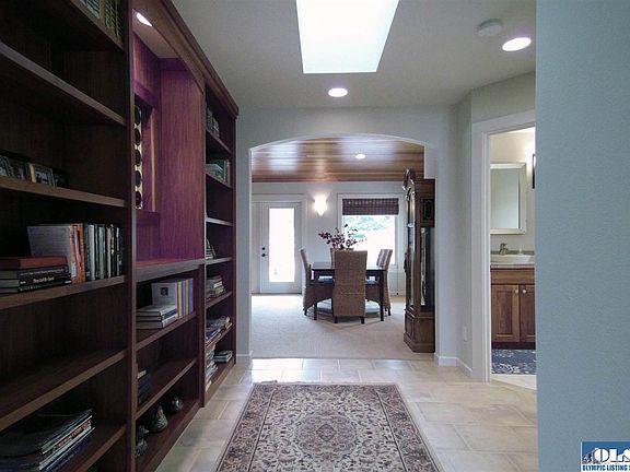 5th image of 43 Highland Crest Dr