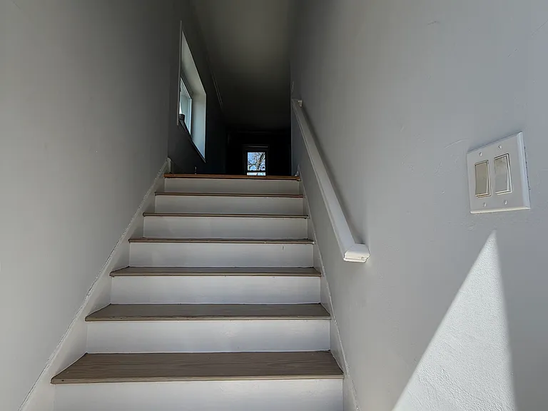 87 Macarthur Ave #2 — Photo 2