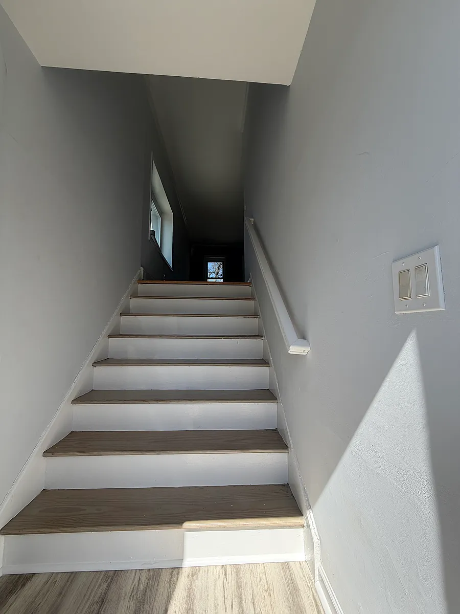 Building Photo - 87 Macarthur Ave #2