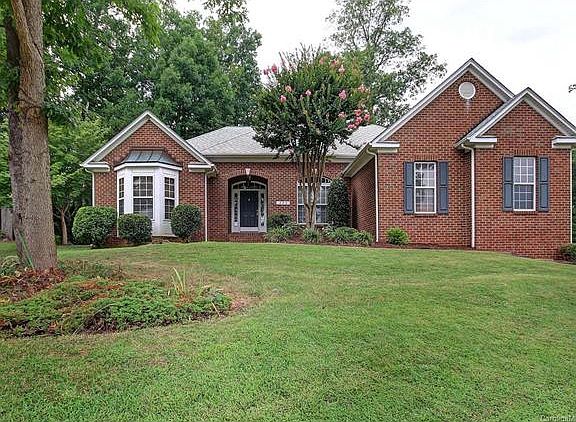 2nd image of 223 Chandeleur Dr