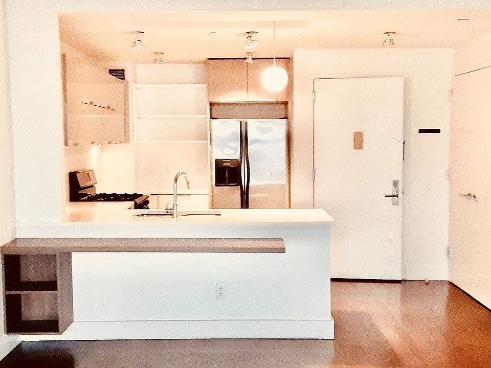 1st image of 160 E 117th St #3C1