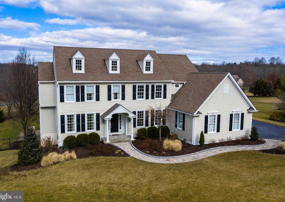 1st image of 45 Margil Farm Dr