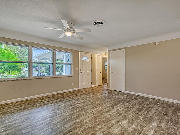 5th image of 115 Wales Ave