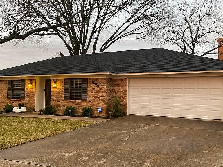 7504 Hollyoak Dr — Photo 1