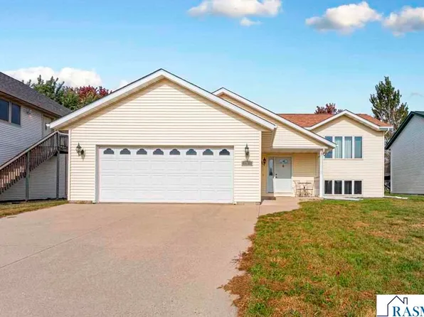 152 Swan Ln, Mankato, MN 56001
