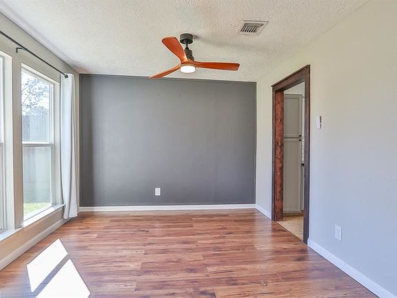 3rd image of 15743 Boulder Oaks Dr