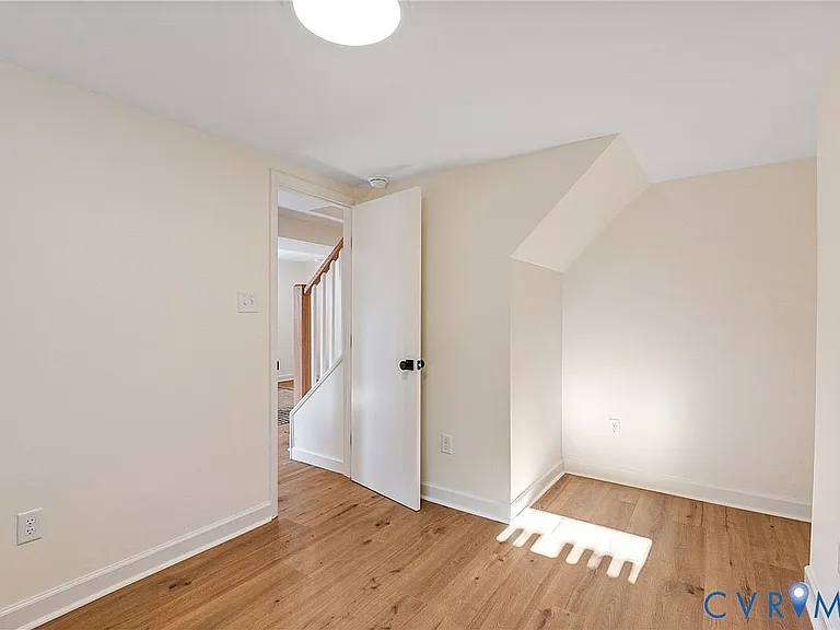Sunset Ave — Photo 9