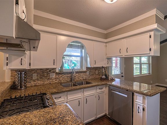 3rd image of 14419 Wadebridge Way