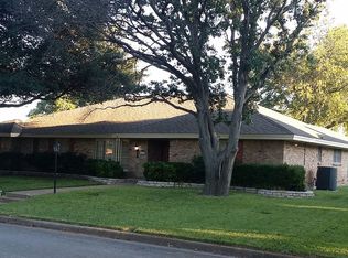 4129 Coral Cir, Benbrook, TX 76126