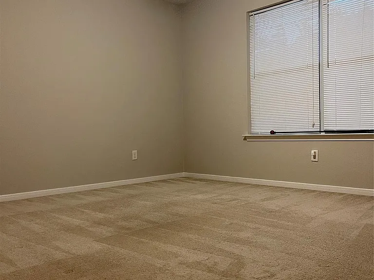 11215 Carriage Lake Dr — Photo 14