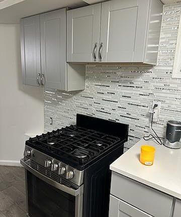 5th image of 3704 Harper Ave #1