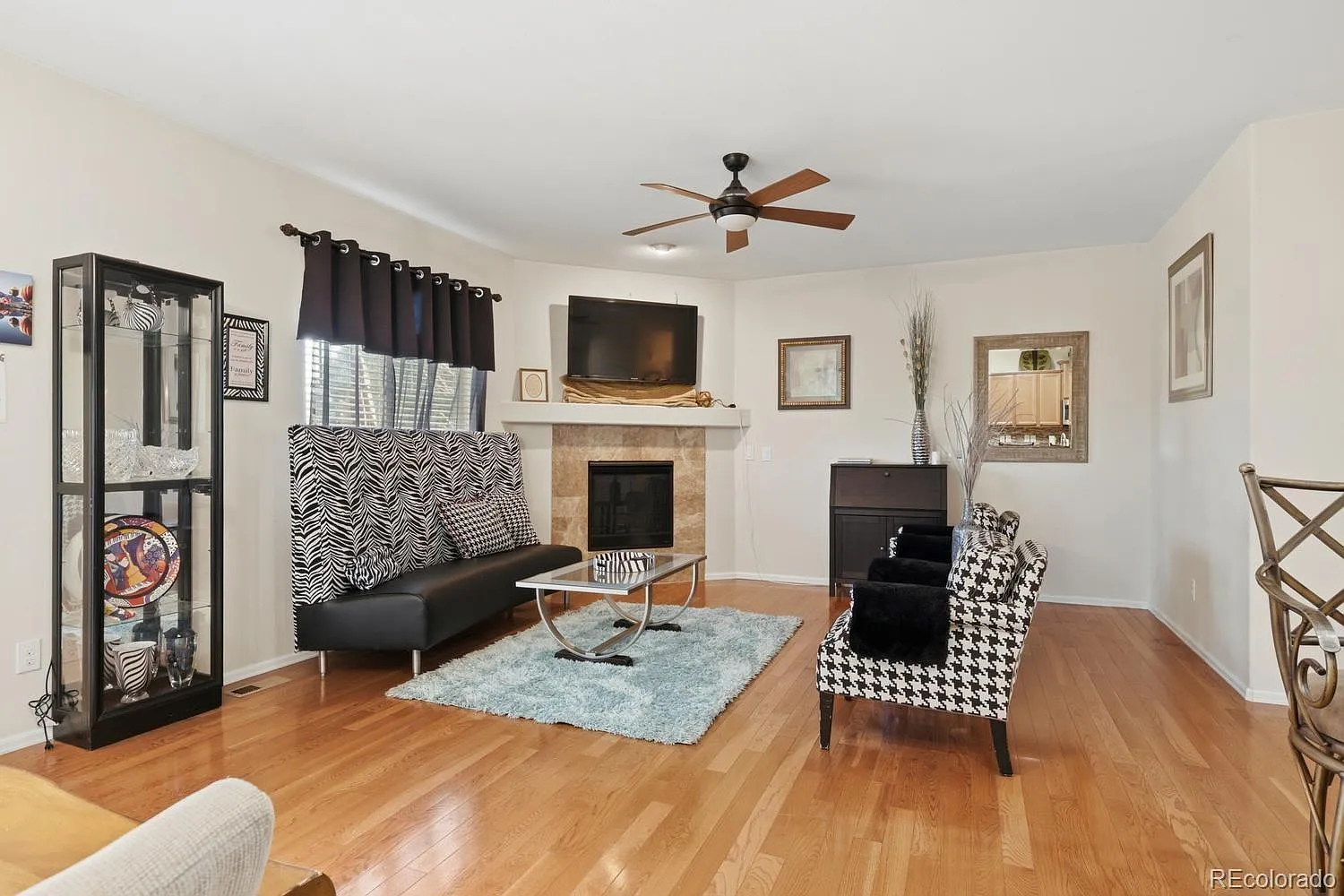 4 bed, 3.0 bath, 3252 sqft, $6,500 — Photo 4