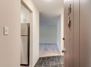 2390 W Middlefield Rd #16, Mountain View, CA 94043