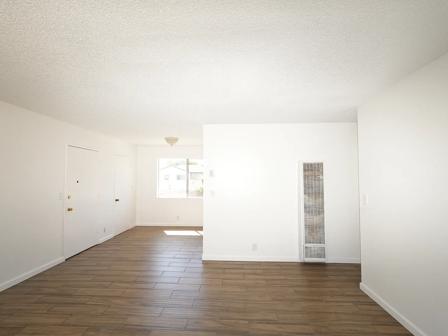 3 bed, $3,200 — Photo 3