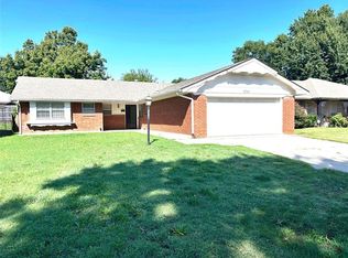 3701 Ridgehaven Dr, Midwest City, OK 73110