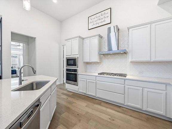 5th image of 1815 Navarre Way