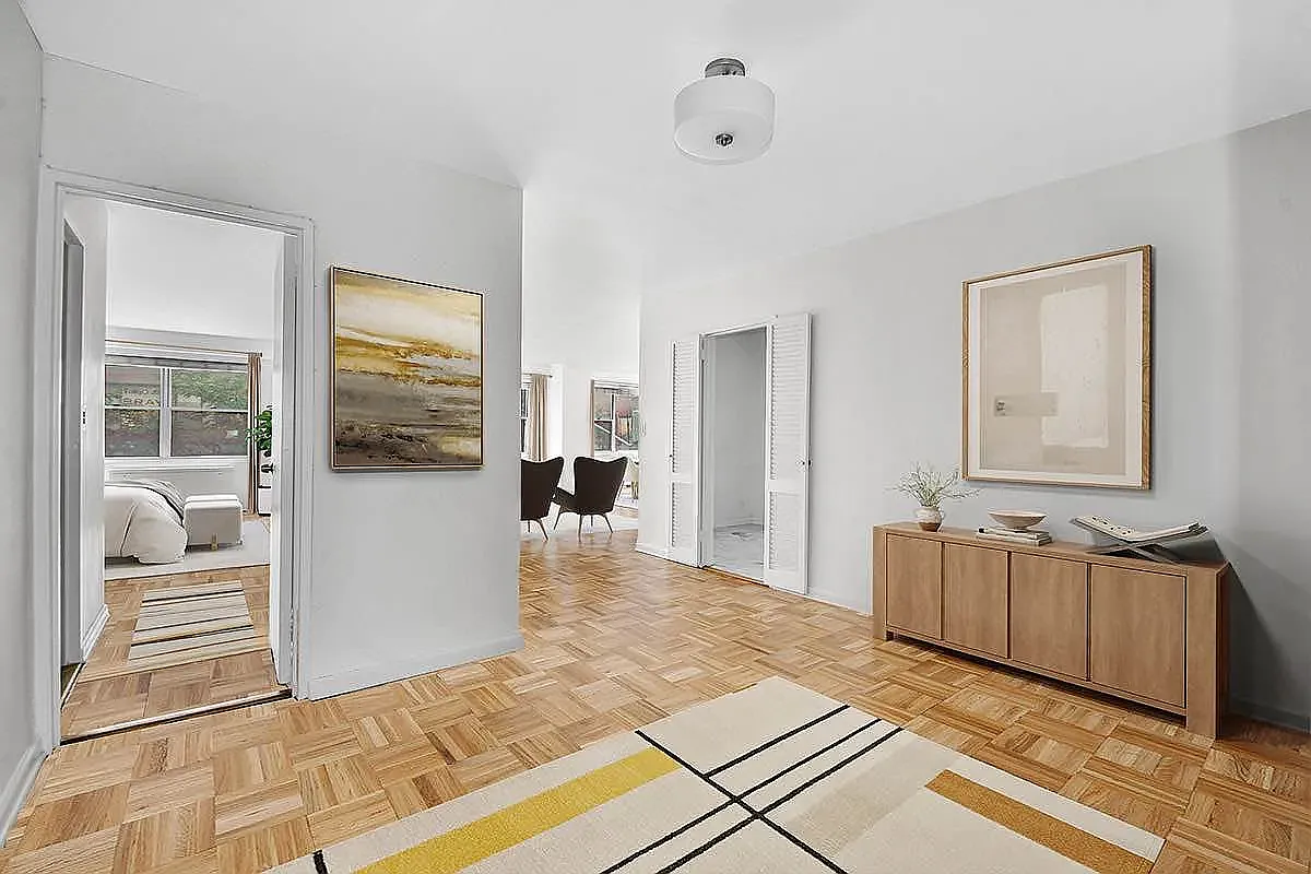 150 East 61st Street — Photo 3