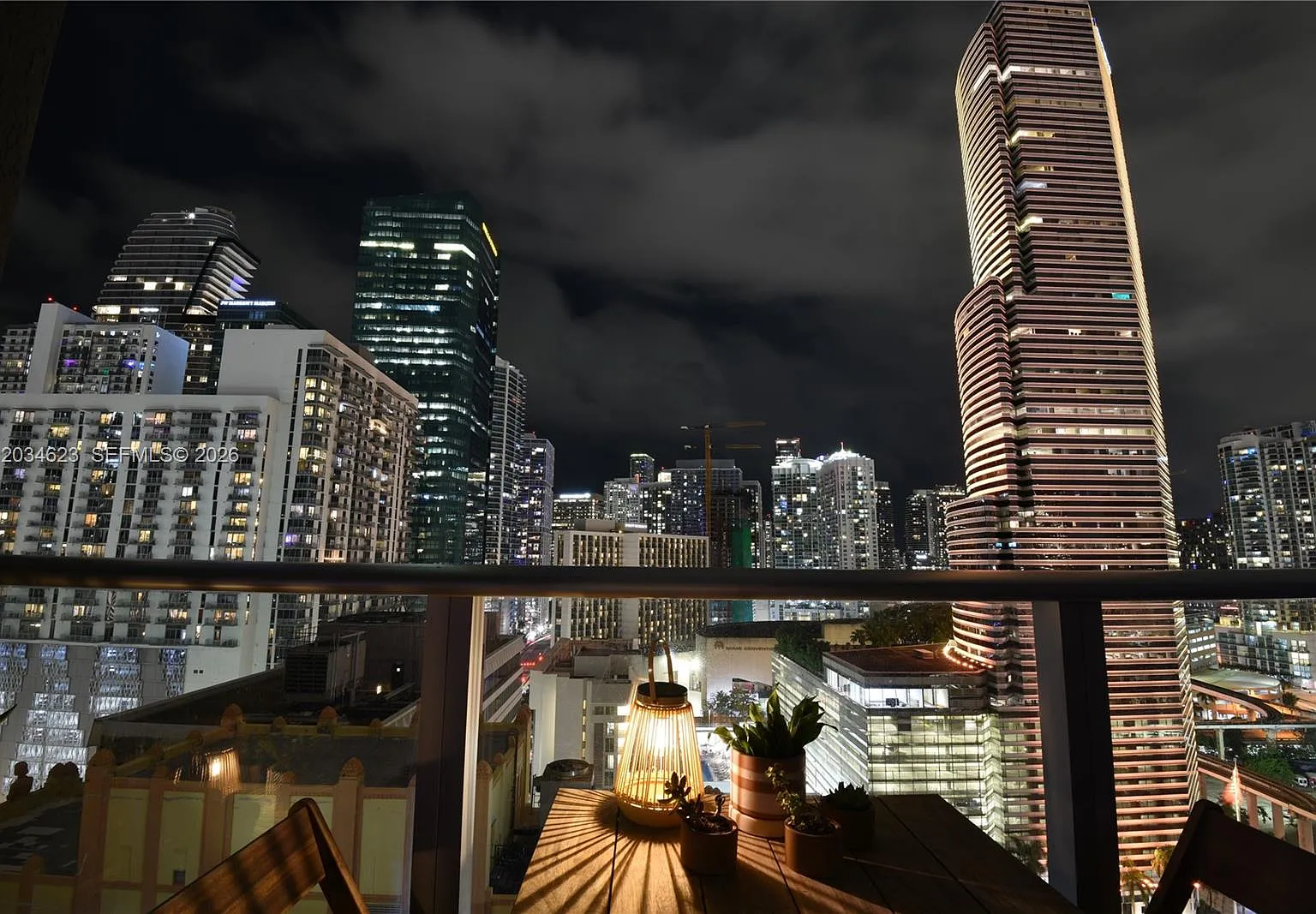 Centro Condo — Photo 1