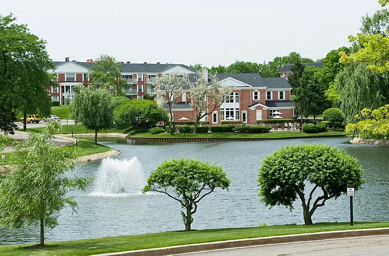 Versailles on the Lakes Schaumburg